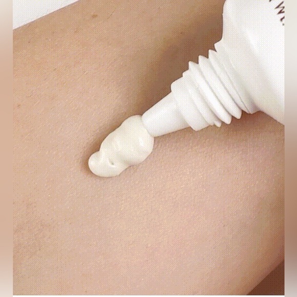 jelly pong pong Cosmetics
Lustrelux - Glow Primer - Picture 12 of 13